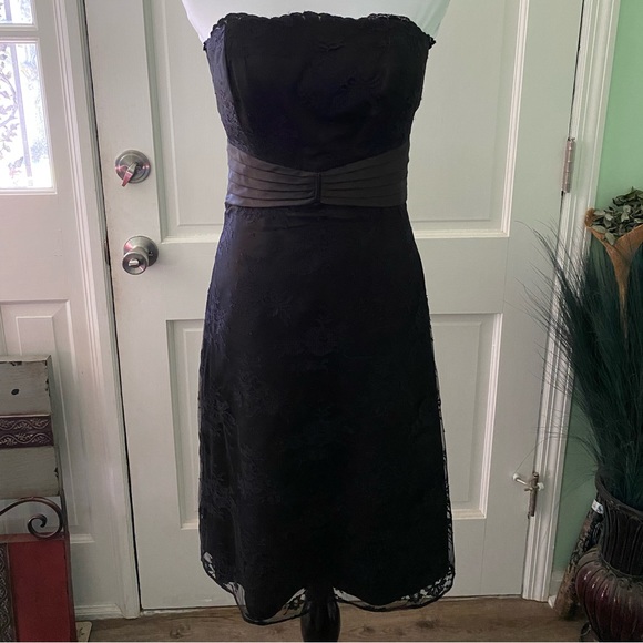 White House/Black Market Black Strapless Lined Cocktail Dress Size 2 - Picture 1 of 8